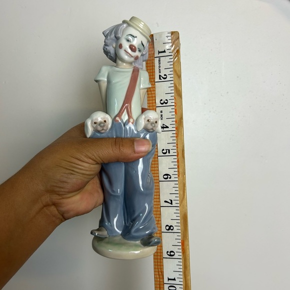 Lladro 7600 "Little Pals" Clown Puppies in Pockets 9” Society Porcelain figurine - Picture 12 of 14